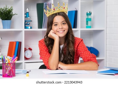 Teenage Selfish Girl Celebrates Success Victory. Teen Child In Queen Crown. Princess In Tiara. Prom Party. Happy Girl Face, Positive And Smiling Emotions.