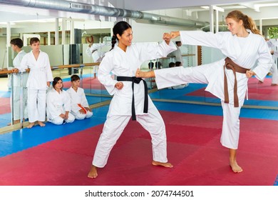 1,056 Taekwondo woman foot Images, Stock Photos & Vectors | Shutterstock