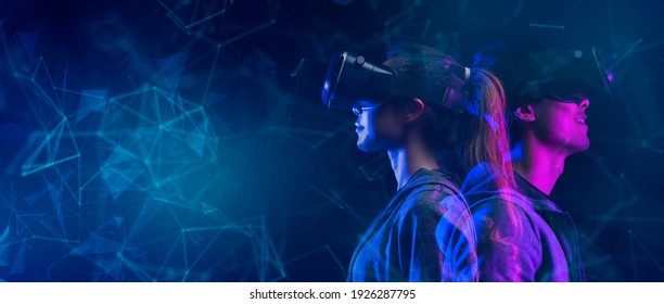 Adolescente divirtiéndose jugando VR lentes de realidad virtual juego deportivo ciberespacio 3D neón futurista colorido fondo, futuro juego de tecnología digital y entretenimiento