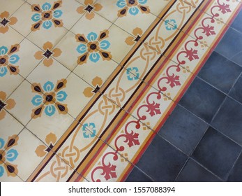 Kunci Vintage Floor Classic Stock Photo Now) 1557088394