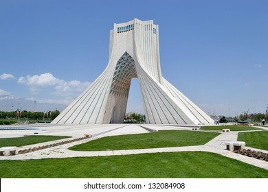 Tehran, gateway, Azadi monument, built on the anniversary of the Persian Empire