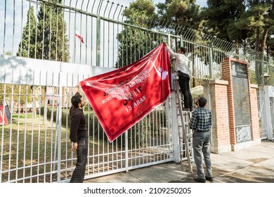 Tehran, Iran - November 1, 2016: Raising A Banner Commemorating The Takeover Of The US Embassy In Tehran, Iran On 4 November 1979, Or 14 Aban In The Iranian Calendar