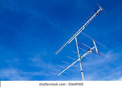 3,052 Rooftop tv antenna Images, Stock Photos & Vectors | Shutterstock