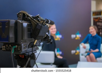 38,399 Interview live Images, Stock Photos & Vectors | Shutterstock