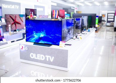 Televisions In An Electronics Store. Electro Home Appliances And Hobbies. Sale Of Goods On Black Friday In A Shopping Center. Household Appliances In Stock. Plasma Tvs. Almaty, Kazakhstan May 15, 2020