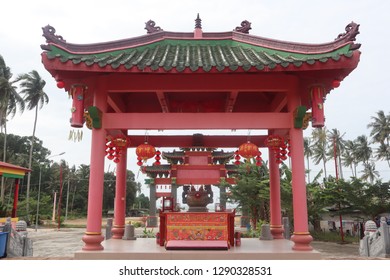 Teluk Sebung,Tanjung Pinang / Indonesia - January 19 2019 The Shangharama Chinese Temple In Bintan Island Have A Big Guan Sheng Jun Statue