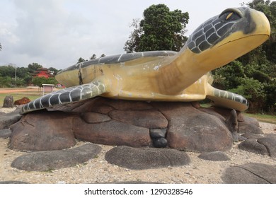 Teluk Sebung,Tanjung Pinang / Indonesia - January 19 2019 The Shangharama Chinese Temple In Bintan Island Have A Big Guan Sheng Jun Statue