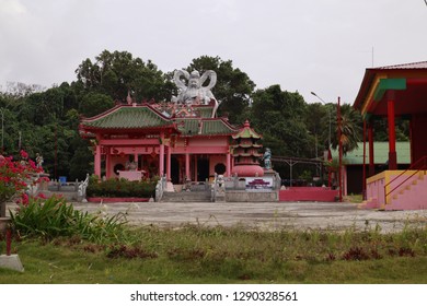 Teluk Sebung,Tanjung Pinang / Indonesia - January 19 2019 The Shangharama Chinese Temple In Bintan Island Have A Big Guan Sheng Jun Statue