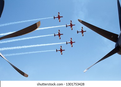 Temora, New South Wales, Australia, November 21st 2015. The Australian Airforce 'Roulettes' Aerobatic Team Put On A Display At An Airshow In Country NSW.