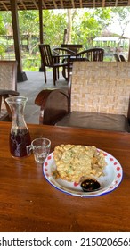 Tempe Mendoan Is A Kind Of Tempeh Dish Made From Thin Tempeh, And Fried In Flour So That It Tastes Delicious And Crunchy.