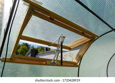 Temperature Controlled Automatic Greenhouse Window