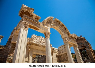 Temple Of Efes Hadrian And Medusa