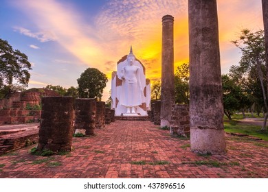 Temple Evening  In Phitsanulok, Thailand.