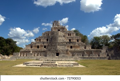 Temple Of Five Floors, Edzna Mayan Ruins In The Southern Yucatan, Campeche, Mexico.  This Site With Its RiÂ­o Bec Architecture Featuring A Crowned  Pyramid Is Missed By Most Tourists.