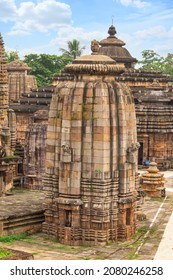 Temples of the Lingaraja temple complex, Bhubaneswar, Odisha, India. 11th century Lingaraja Temple is the largest and most important in Bhubaneswar.