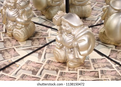 Ten Thousand Yen Bill And Daikoku God Reflecting In The Mirror