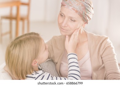 Tenderness Between Mother With Cancer And Child