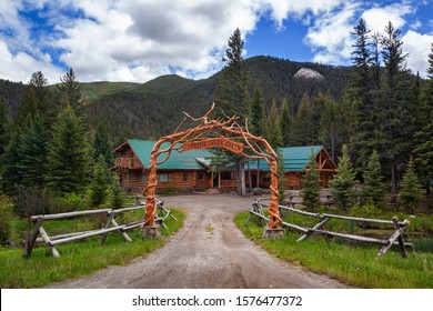 Cabin Images Stock Photos Vectors Shutterstock