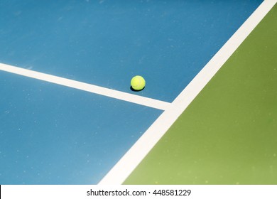 Tennis court ball in / out , ace / winner during serve, point