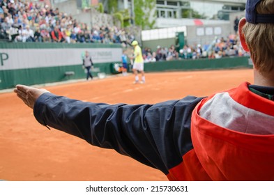 Tennis Line Umpire Calls Out After Serve