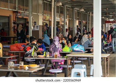 Terengganu, Malaysia - June 26, 2022 : People Eating At The Food Court In Pasar Payang.