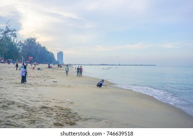 Batu Buruk Beach Kuala Terengganu Images, Stock Photos & Vectors 