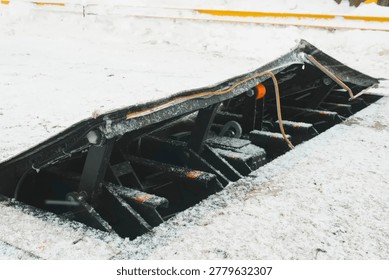 Testing of a lifting mechanism to prohibit the entry of a vehicle, a broken truck colliding with an obstacle. Crossing barrier devices,