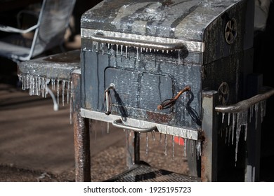 Texas BBQ Pit With Icicles