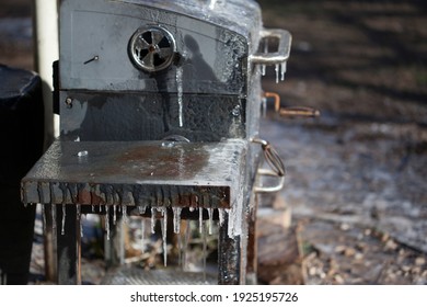 Texas BBQ Pit With Icicles