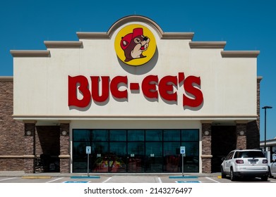 Texas City, TX, US - March 23, 2022: BUC-EE's Travel Center On I-45 In Texas City Texas.