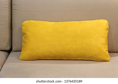 Imagenes Fotos De Stock Y Vectores Sobre Couch Pillows Shutterstock