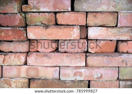 Texture of interposed bricks