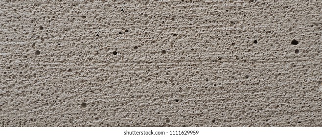 Texture And Porosity Of Concrete Surfaces.