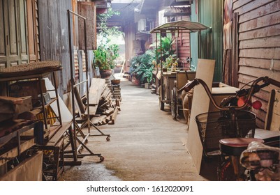 Thai Alleyway Traditional Thai House