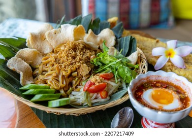 Thai Cuisine, Crispy Fish Fillet And Pad Thai