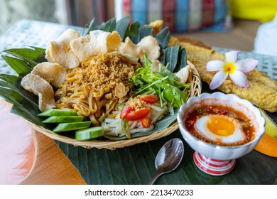 Thai Cuisine, Crispy Fish Fillet And Pad Thai