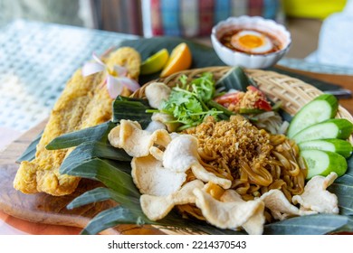 Thai Cuisine, Crispy Fish Fillet And Pad Thai