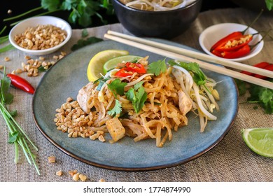 Thai Food - Pad Thai Flatlay 