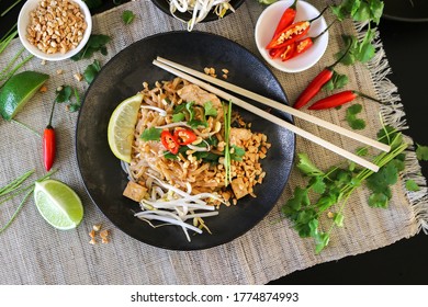 Thai Food - Pad Thai Flatlay 