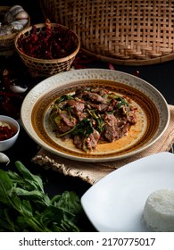 Thai food : stir-fried beef and basil or call "pad kra pao neua"