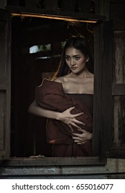 Thai Ghost Legend Mae Nak Phra Khanong Carrying Her Baby,Traditional Thai Dress