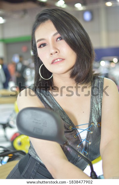 Thai pretty\
woman, Big motor sale 2020,There are BITEC Exhibition Centre Bangna\
in BANGKOK, THAILAND - 23 August\
2020