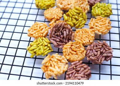 Thai Sweet Crispy Rice Cakes