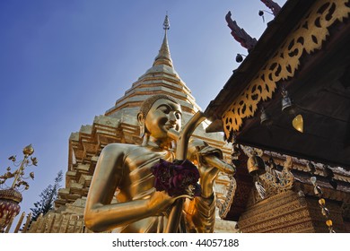 Thailand, Chiang Mai, Prathat Doi Suthep temple (Wat Prathat Doi Suthep), golden Buddha statue