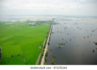 Thailand floods, Natural Disaster, Helicopter surveys flood