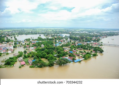 Thailand Floods, Natural Disaster, 
Helicopter Surveys Flood