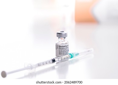 Thailand - SEP 5, 2021 Close Up Of Pfizer -BioNTech Vaccine Vials Give Vaccination Children 12-18 Years Old Receive The Pfizer Vaccine To Be Immune To COVID-19. Allowing Students To Go Back To School