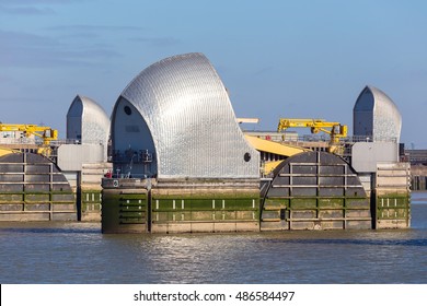 Thames Barrier Stock Photo 486584497 | Shutterstock