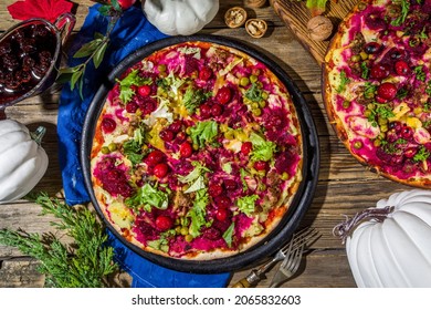 Thanksgiving Leftover Pizza, classic turkey leftover tart or sandwich in form of pizza - Powered by Shutterstock
