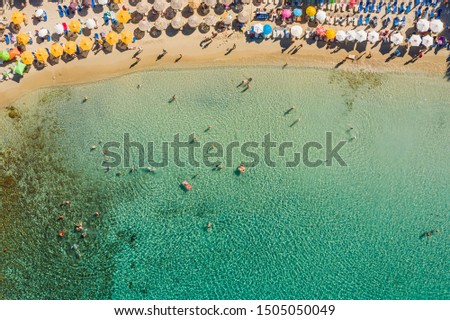 Similar – Luftballonaufnahme von Menschen, die Spaß und Entspannung am Costinesti-Strand in Rumänien am Schwarzen Meer haben.